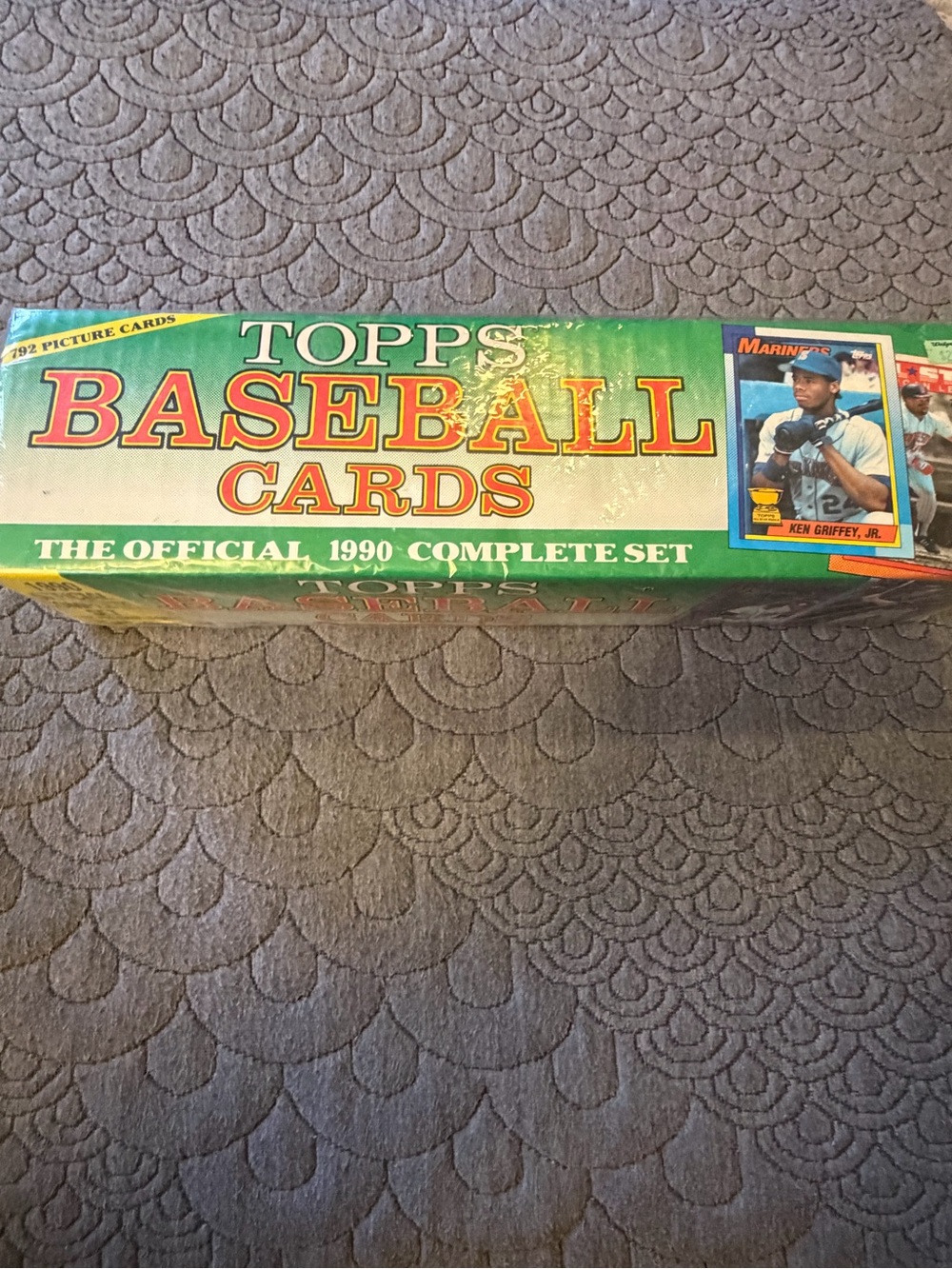Topps Baseball Cards Box - Green and Red